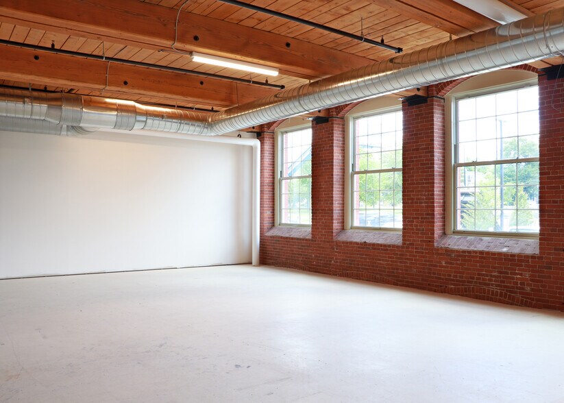 165 Thorndike St, Lowell, MA 01852 Lofts/Showrooms For Lease