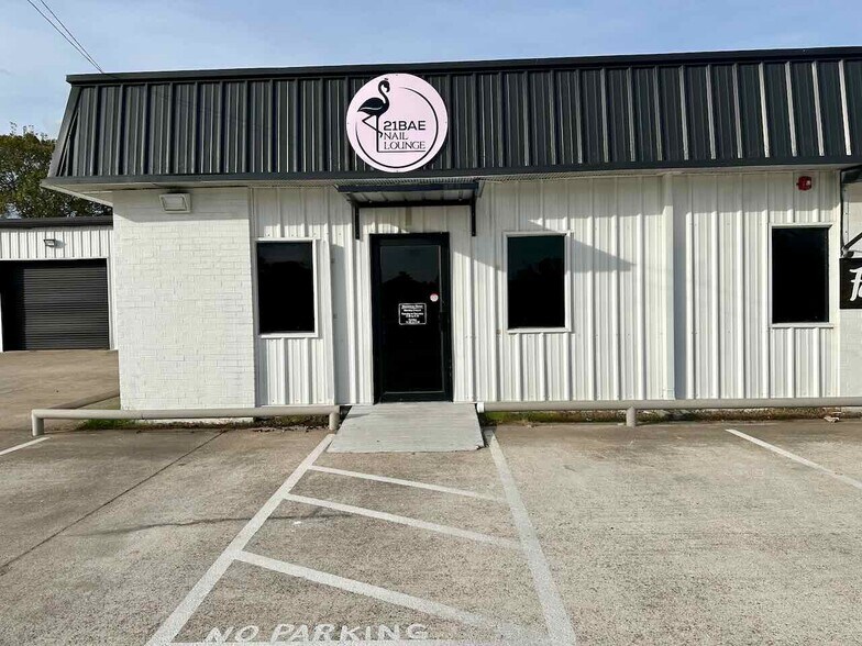 More Photos Of 7550 College St, Beaumont Industrial For Sale