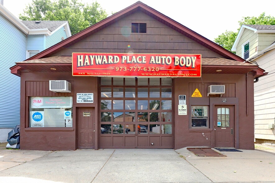 Primary Photo Of 106 Hayward Pl, Wallington Auto Repair For Sale