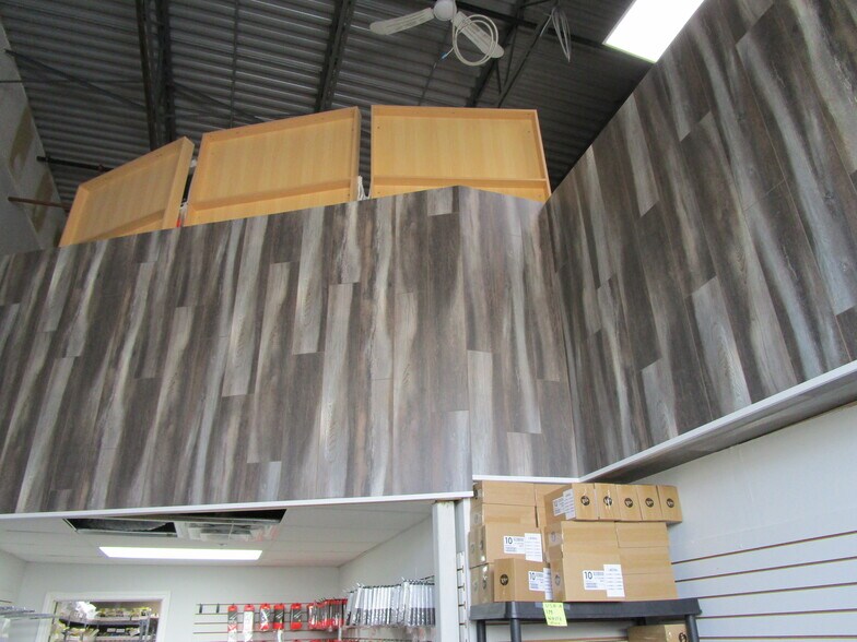 More Photos Of 11211 180 St NW, Edmonton Flex For Sale