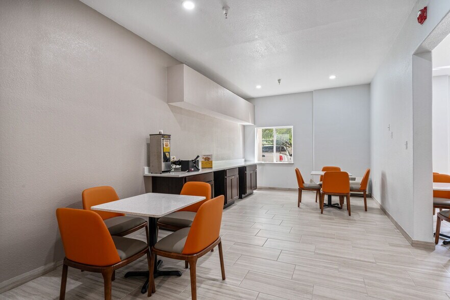 More Photos Of 126 Kenley Pl, San Antonio Hotel For Sale