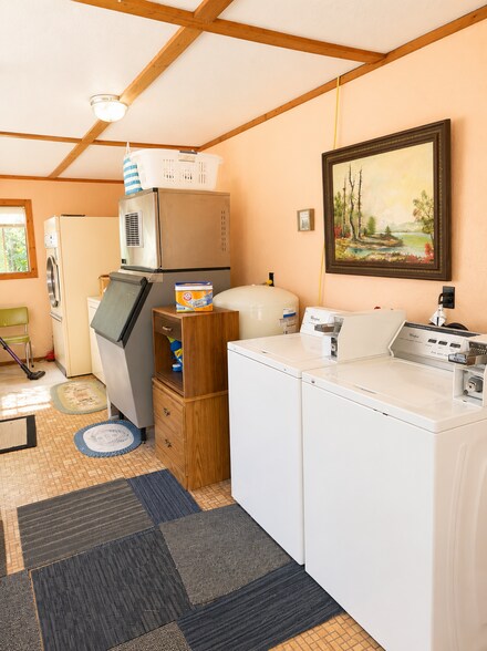 More Photos Of W17461 Norton Rd, Gould City Hotel For Sale