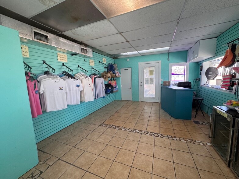 More Photos Of 510 E Queen Isabella Blvd, Port Isabel General Retail For Sale