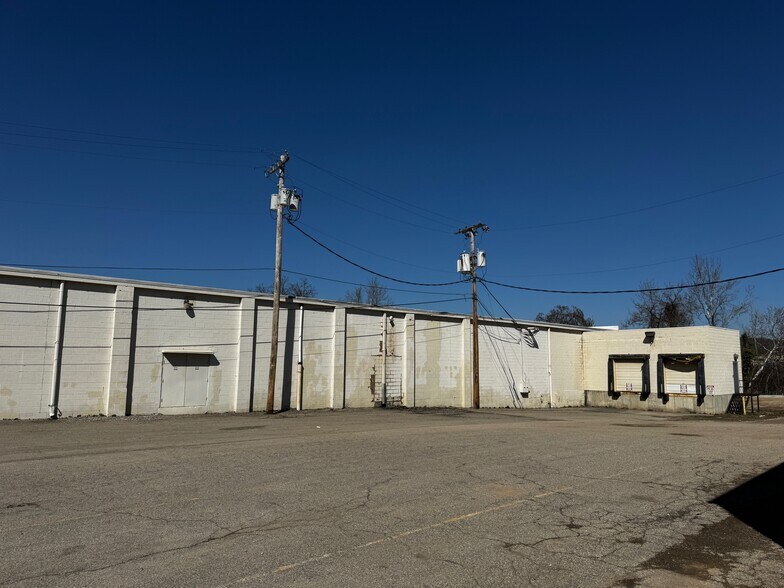 More Photos Of 6400 Maccorkle Ave, Saint Albans General Retail For Sale