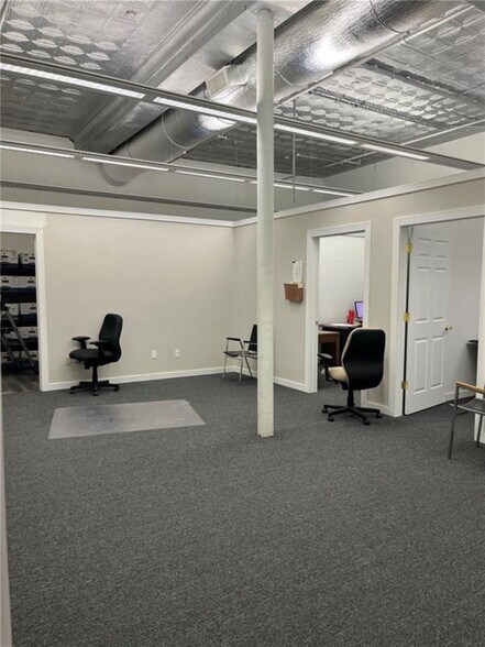 More Photos Of 706 Felix St, Saint Joseph Office For Lease