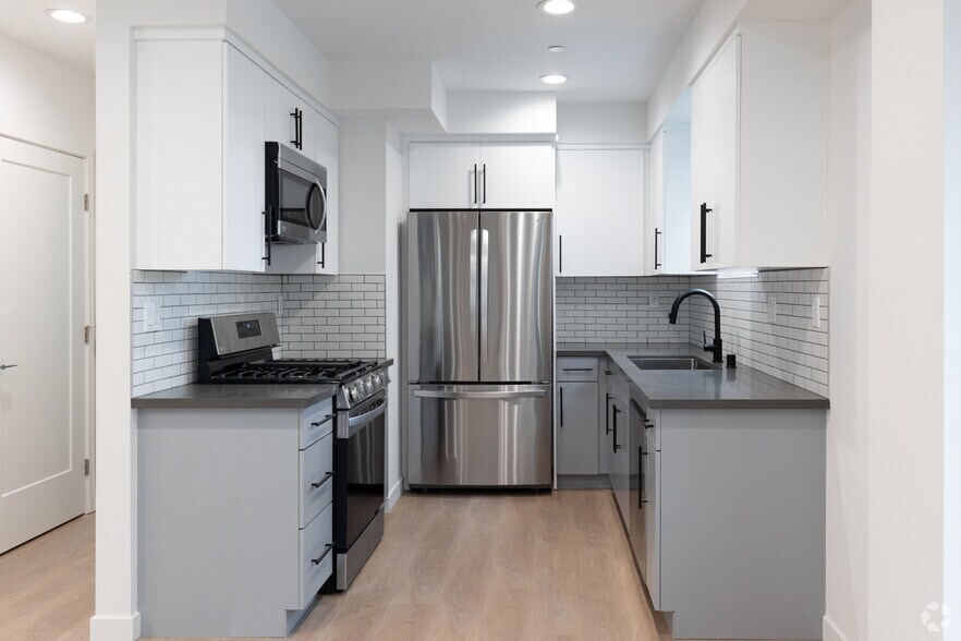 More Photos Of 5631 Whitnall Hwy, North Hollywood Apartments For Sale