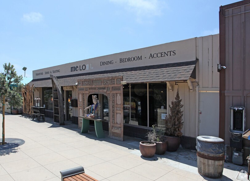 More Photos Of 127-129 N Highway 101, Solana Beach Storefront For Sale