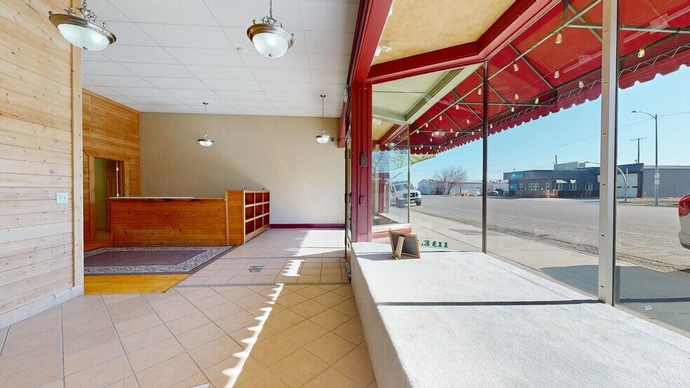 More Photos Of 113 E Main St, Laurel Office For Sale
