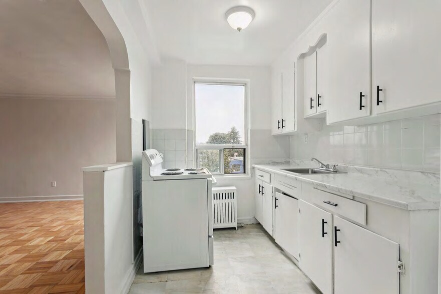 More Photos Of 1969 Eglinton Ave W, Toronto Apartments For Sale