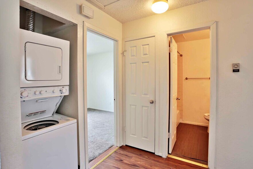 More Photos Of 935 Hathaway Dr, Colorado Springs Apartments For Sale