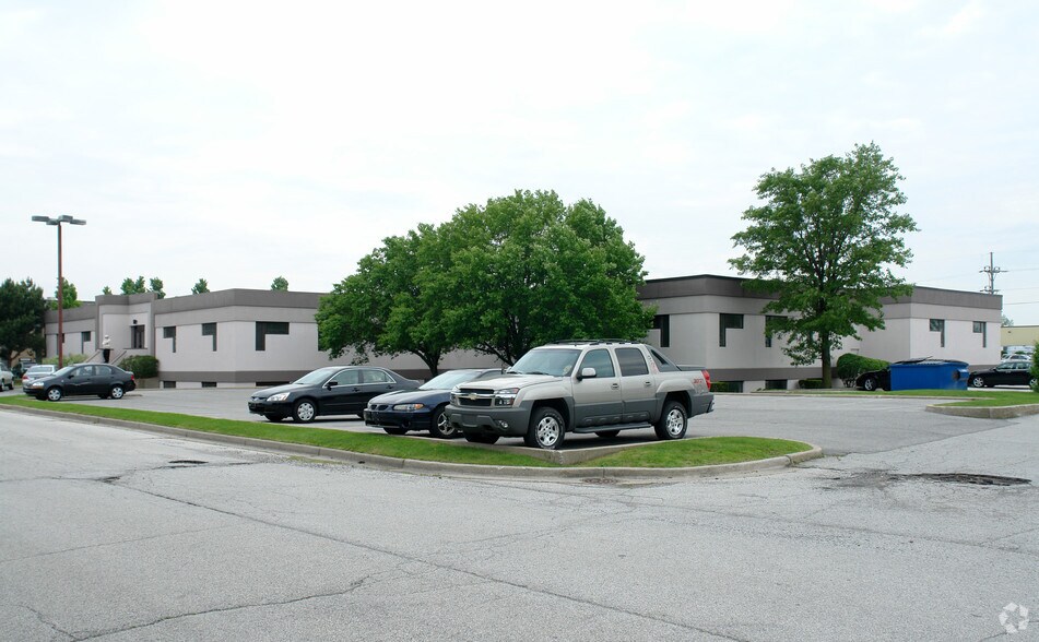 More Photos Of 9245 Calumet Ave, Munster Office For Lease