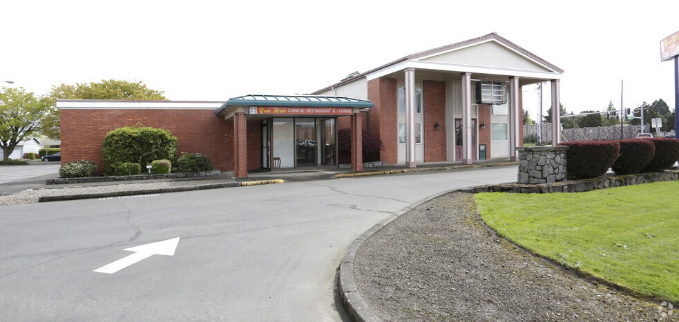 Primary Photo Of 2288 Country Club Rd, Woodburn Restaurant For Sale