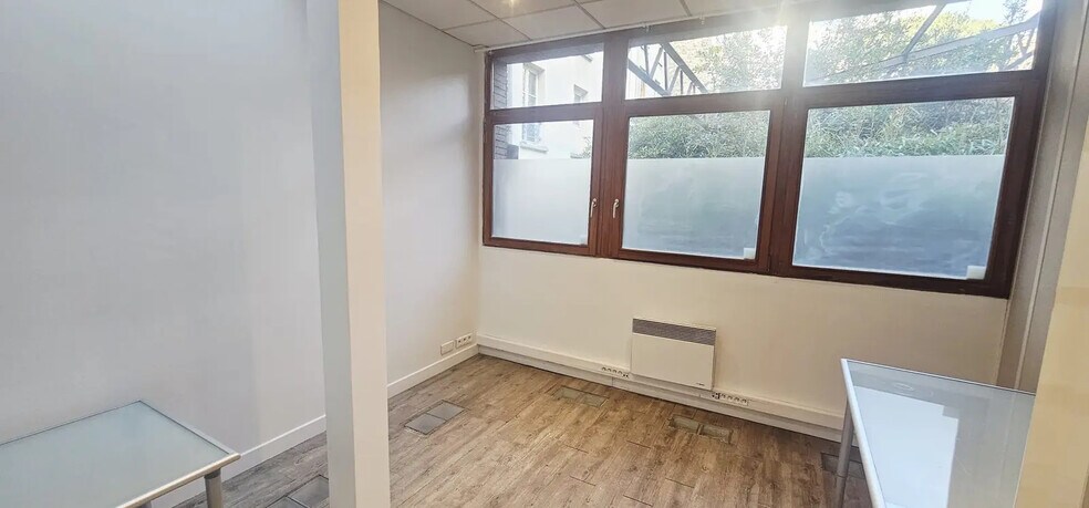 More Photos Of 250 Avenue Du Président Wilson, Saint-Denis Office For Sale