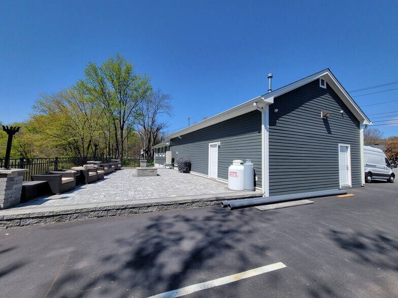 More Photos Of 4 Orrs Mills Rd, Salisbury Mills General Retail For Sale