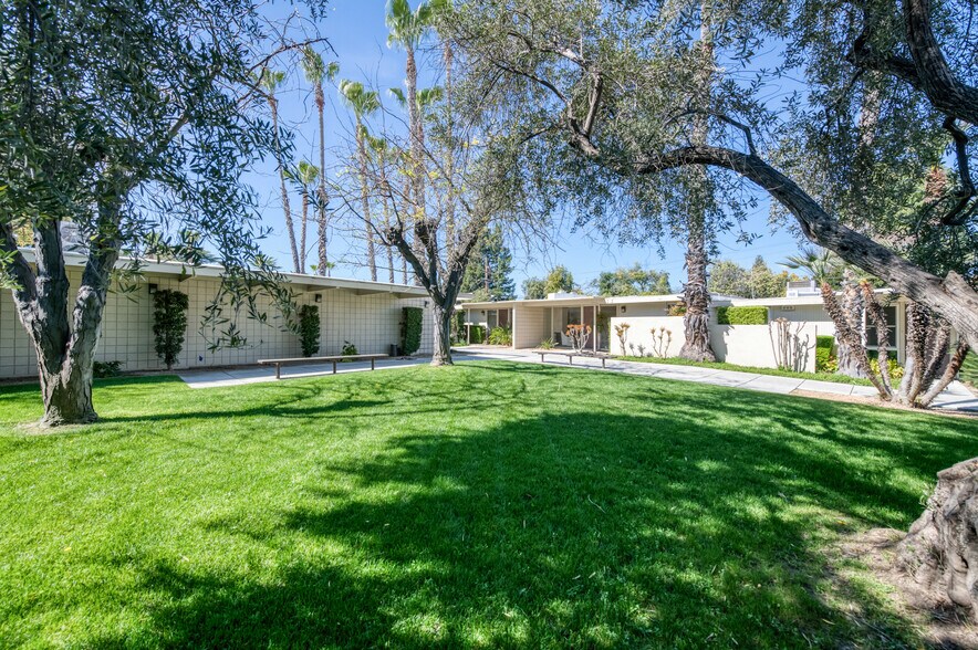 More Photos Of 446 W Shaw Ave, Fresno Office For Sale