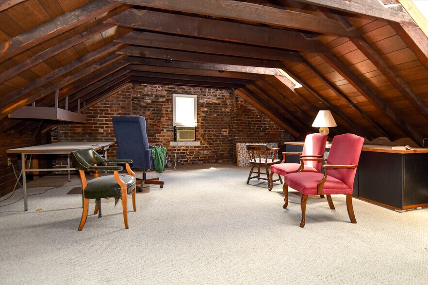 More Photos Of 109-111 S Fairfax St, Alexandria Office For Sale