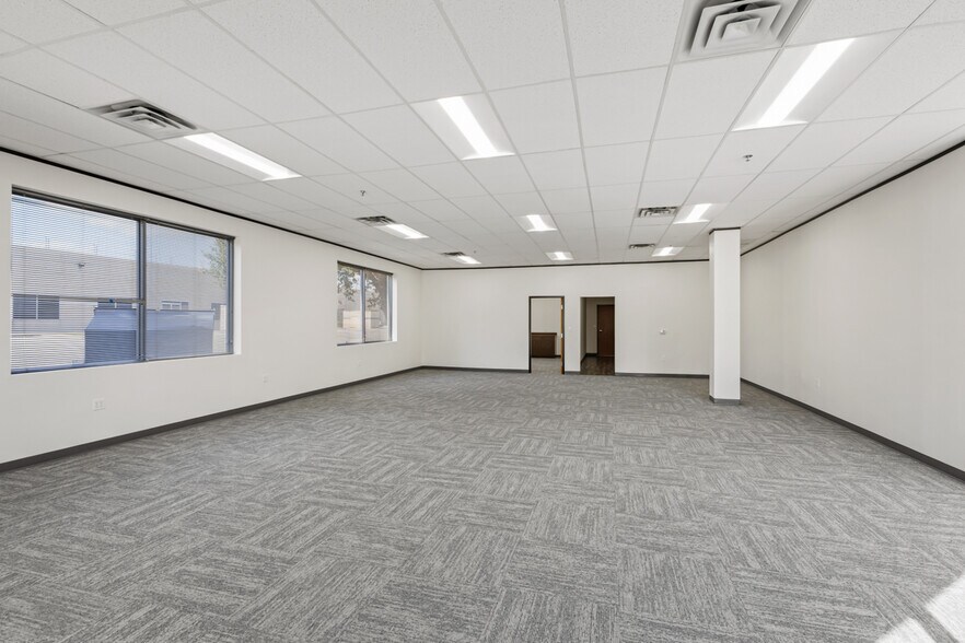 More Photos Of 9229 Waterford Centre Blvd, Austin Unknown For Lease