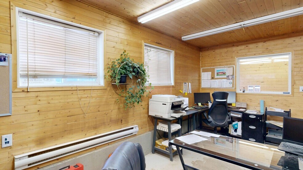 More Photos Of 3804-47 Ave, Stettler Warehouse For Sale