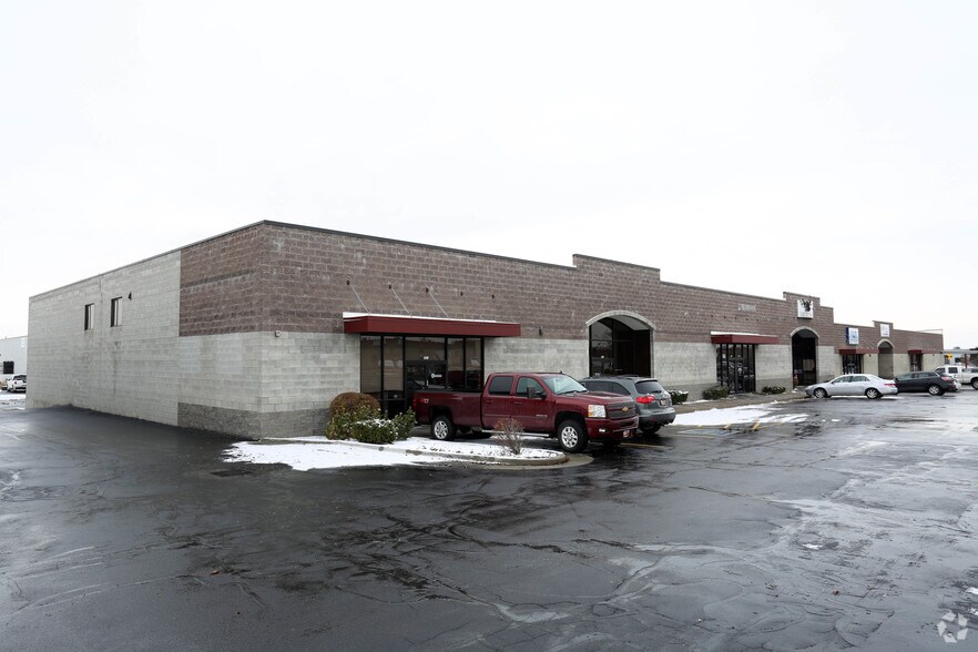 More Photos Of 1565 W Hill Field Rd, Layton Showroom For Lease