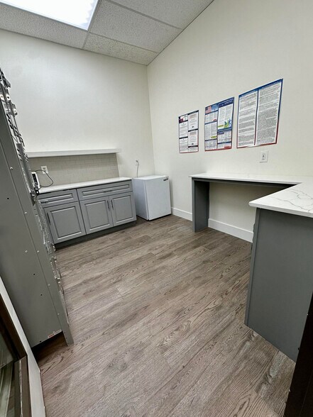 More Photos Of 14221-14239 Inwood Rd, Dallas Storefront For Lease