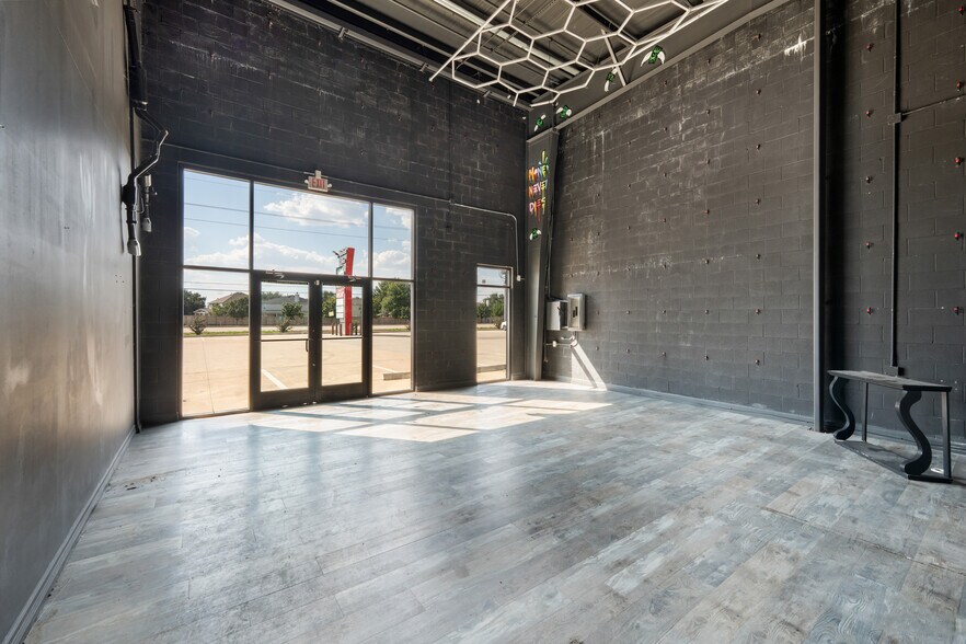 More Photos Of 8463 FM 1464, Richmond Storefront Retail Office For Lease