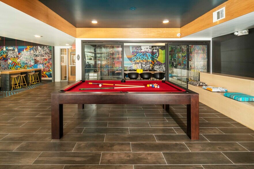 More Photos Of 901 E Fremont St, Las Vegas Coworking Space