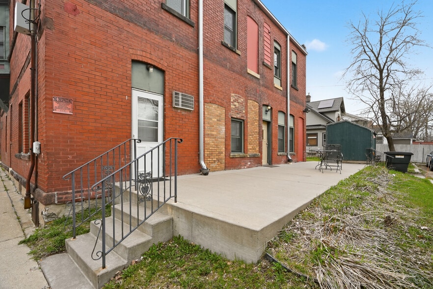 More Photos Of 940 3rd St E, Saint Paul Apartments For Sale