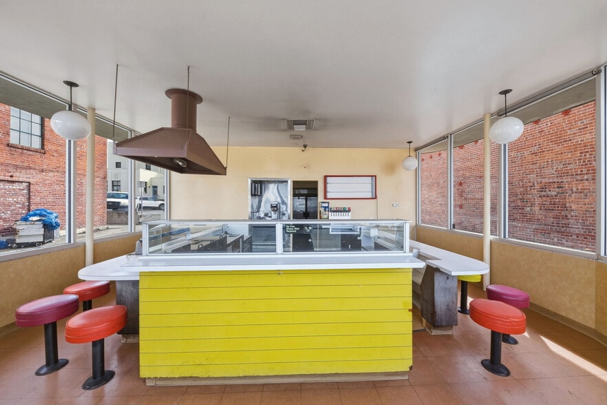 More Photos Of 951 C St, Hayward Fast Food For Sale