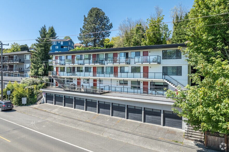 More Photos Of 2515 Thorndyke Ave W, Seattle Multifamily For Sale