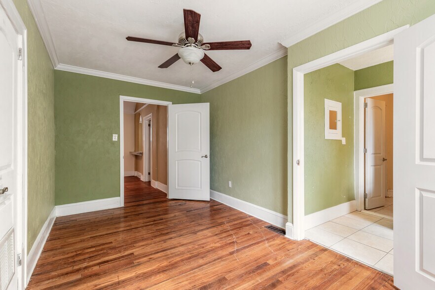 More Photos Of 519 S Ridgewood Ave, Daytona Beach Office For Sale