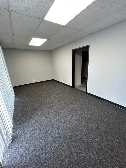 More Photos Of 5842 McFadden Ave, Huntington Beach Warehouse For Lease