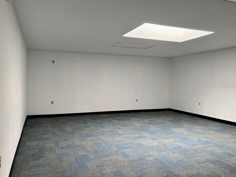 More Photos Of 18-17 42nd St, Astoria Light Distribution For Lease