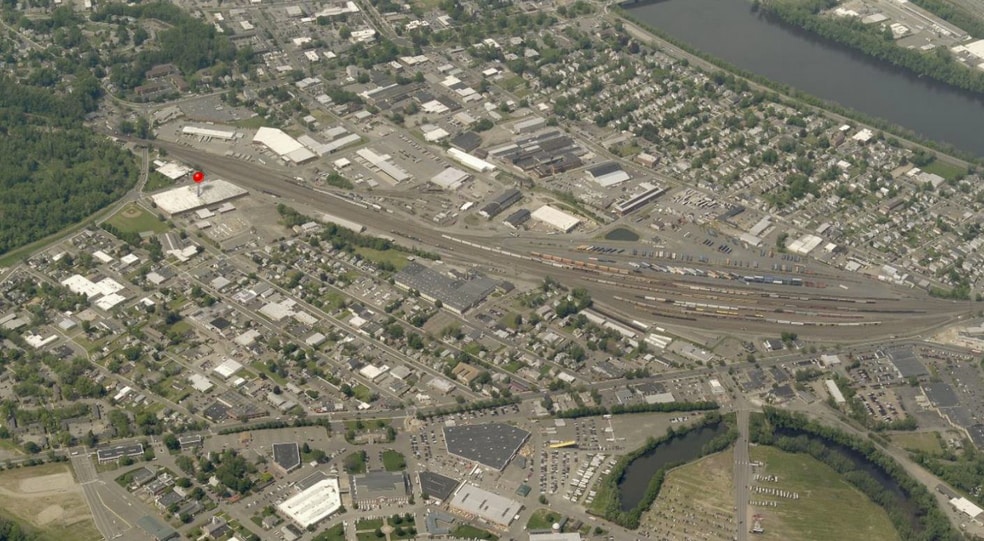 More Photos Of 26 Sears Way, West Springfield Distribution For Lease