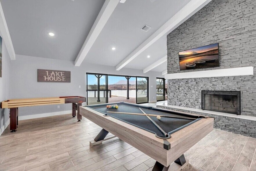 More Photos Of 3120 River Oaks Dr, Kingsland Specialty For Sale