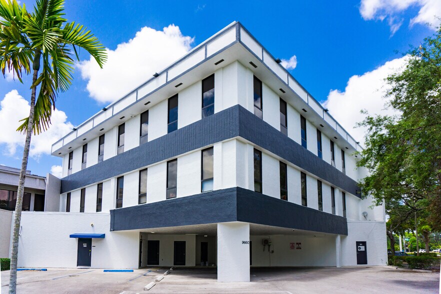 More Photos Of 9660 W Sample Rd, Coral Springs Medical For Lease