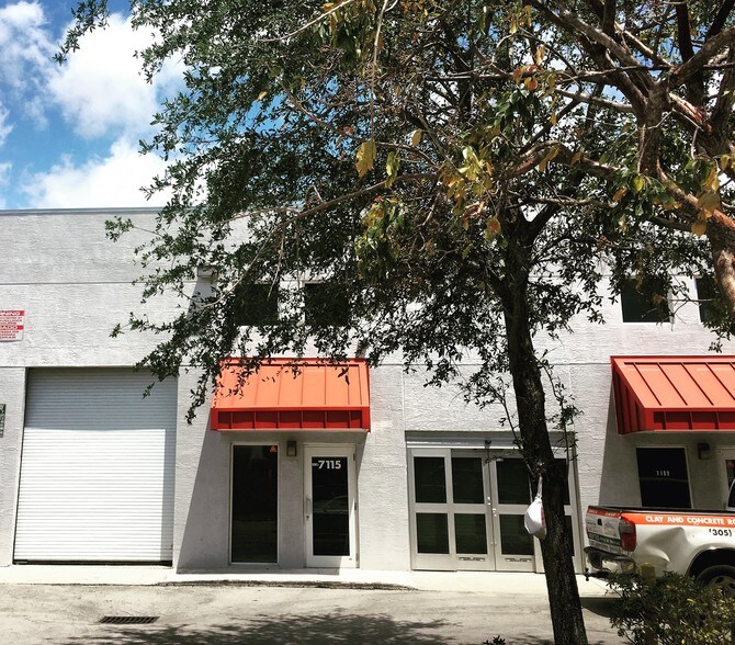 More Photos Of 7121 SW 43rd St, Miami Warehouse For Lease