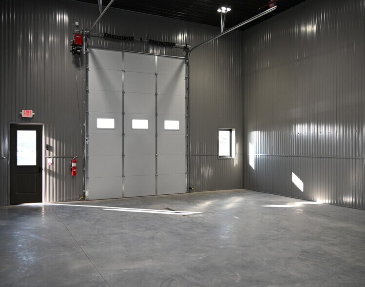 More Photos Of 10120-10160 72nd St, Otsego Warehouse For Lease