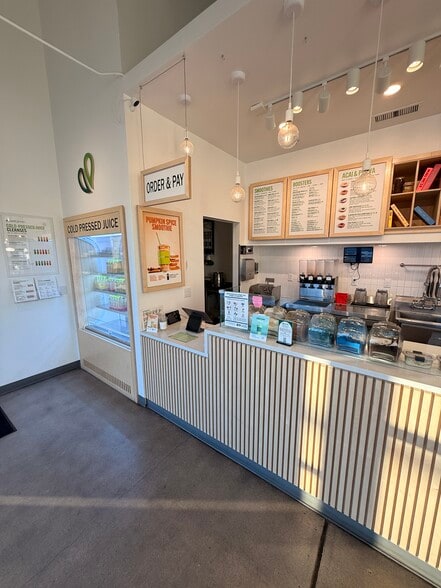 More Photos Of 420-460 S College Ave, Fort Collins General Retail For Lease