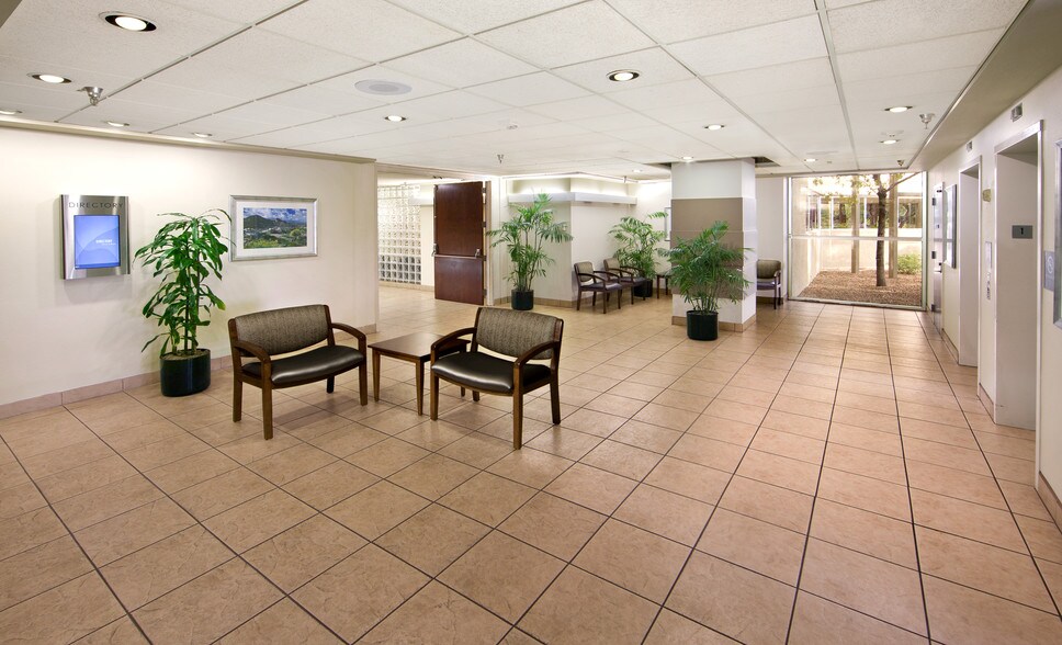 More Photos Of 5310 W Thunderbird Rd, Glendale Unknown For Lease