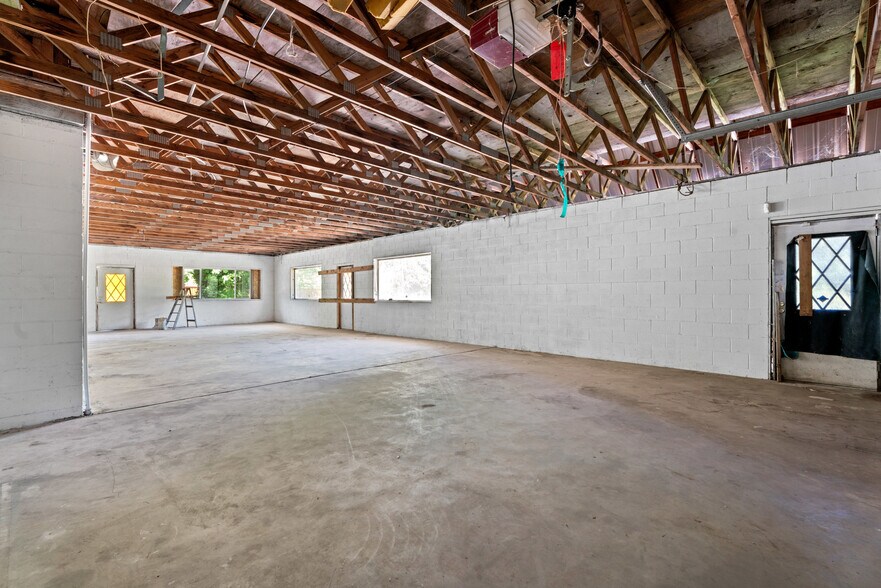 More Photos Of 39913 221st ave, Amboy General Retail For Sale