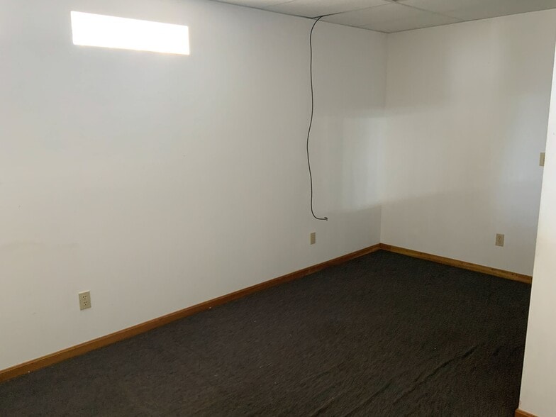 More Photos Of 30 Cecil St NE, Navarre Office Residential For Sale