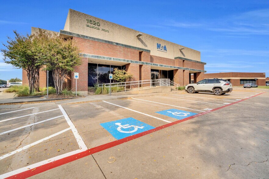 More Photos Of 1620 Valwood Pky, Carrollton Research And Development For Sale