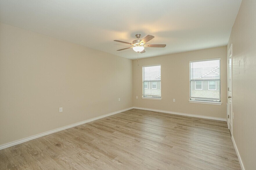 More Photos Of 8133 W 7th St, Texarkana Apartments For Sale