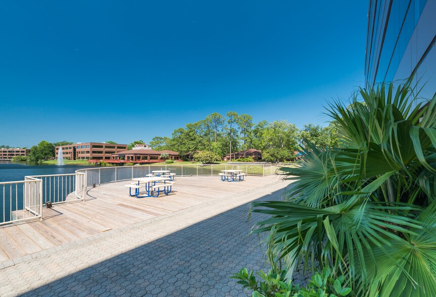 More Photos Of 7915 Baymeadows Way, Jacksonville Office For Lease