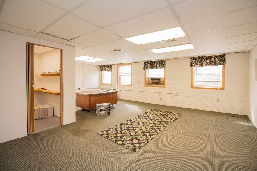 More Photos Of 21-69 S Main St, Leicester Light Distribution For Lease