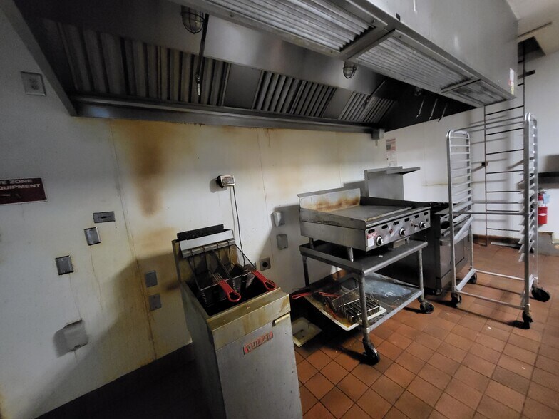 More Photos Of 3607 S Range Line Rd, Joplin Restaurant For Lease