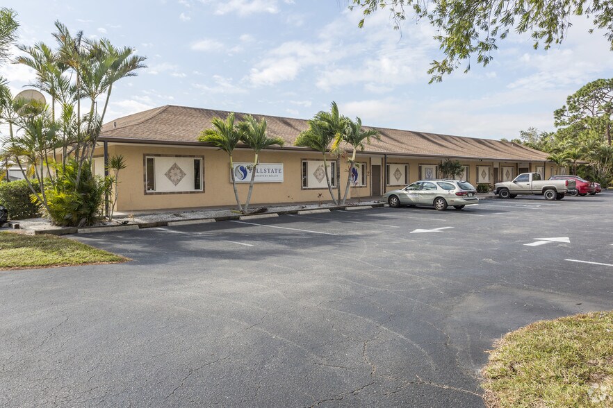 More Photos Of 12820 Kenwood Ln, Fort Myers Medical For Lease