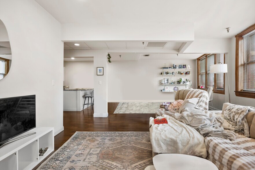 More Photos Of 82 N Pearl St, Albany Apartments For Sale