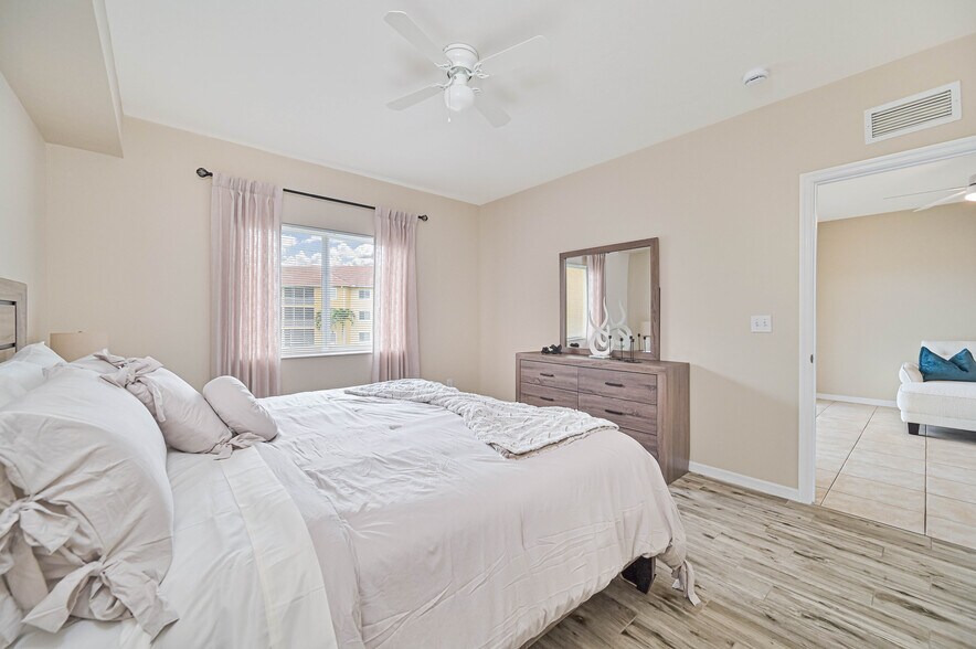 More Photos Of 10000-10030 Maddox Ln, Bonita Springs Apartments For Sale