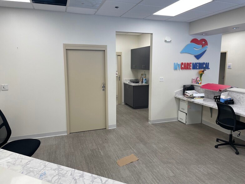 More Photos Of 801 Northpoint Pky, West Palm Beach Office For Lease